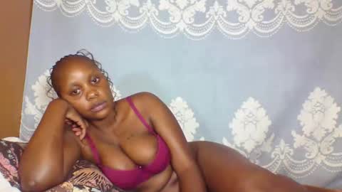 Snapshot of prettydarkskin002 chatting on 10, 9, 2025 SHANIA online show from 10, 9, 2025