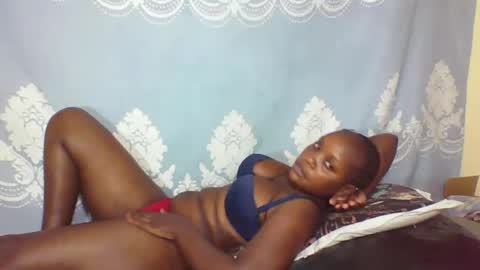 Snapshot of prettydarkskin002 chatting on 12, 9, 2025 SHANIA online show from 12, 9, 2025