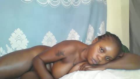 Snapshot of prettydarkskin002 chatting on 16, 9, 2025 SHANIA online show from 16, 9, 2025