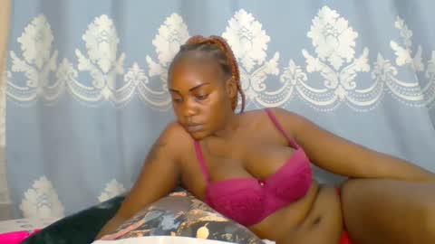 Snapshot of prettydarkskin002 chatting on 28, 9, 2025 SHANIA online show from 28, 9, 2025