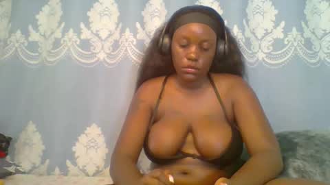 Snapshot of prettydarkskin002 chatting on 1, 4, 2026 SHANIA online show from 1, 4, 2026