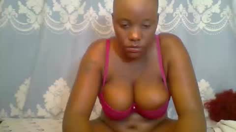 Snapshot of prettydarkskin002 chatting on 7, 4, 2026 SHANIA online show from 7, 4, 2026