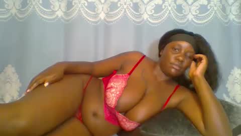 Snapshot of prettydarkskin002 chatting on 13, 4, 2026 SHANIA online show from 13, 4, 2026
