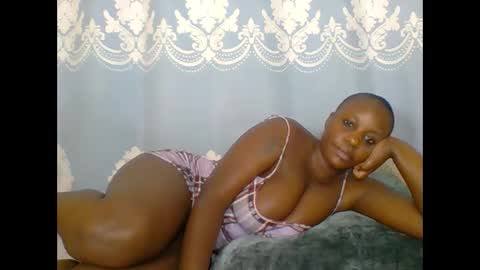 Snapshot of prettydarkskin002 chatting on 16, 5, 2026 SHANIA online show from 16, 5, 2026