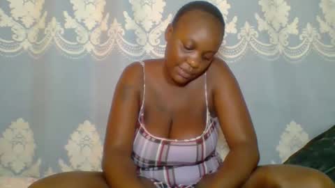 Snapshot of prettydarkskin002 chatting on 28, 5, 2026 SHANIA online show from 28, 5, 2026