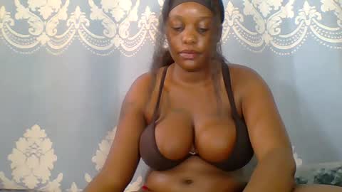 Snapshot of prettydarkskin002 chatting on 28, 6, 2026 SHANIA online show from 28, 6, 2026