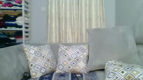 Snapshot of prettyela chatting on 12, 9, 2025 PrettyEla online show from 12, 9, 2025