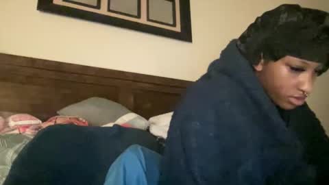 prettyfacefemale online show from 15, 4, 2026