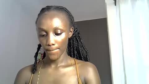 Snapshot of prettygee21 chatting on 3, 3, 2026 Pretty darkskin doll online show from 3, 3, 2026