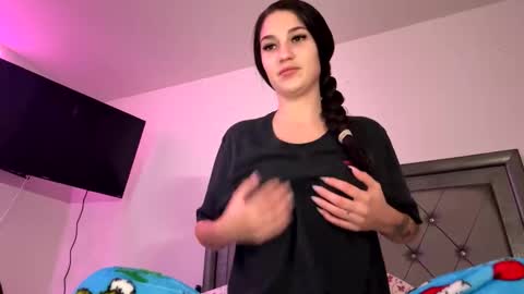 Snapshot of prettygirll23 chatting on 17, 5, 2026 prettygirllltorii online show from 17, 5, 2026