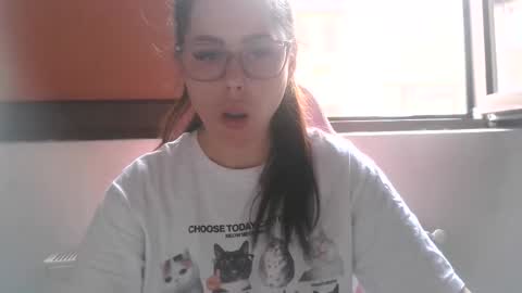 Snapshot of prettyjulliette chatting on 25, 5, 2026 prettyjulliette online show from 25, 5, 2026