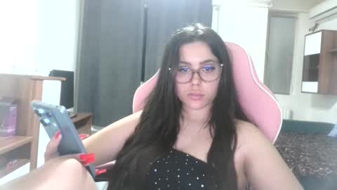 Snapshot of prettyjulliette chatting on 26, 5, 2026 prettyjulliette online show from 26, 5, 2026