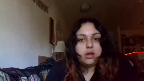 Snapshot of prettylillyy02 chatting on 28, 12, 2024 lilly333 online show from 28, 12, 2024