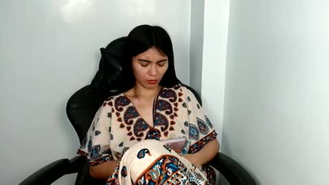 Snapshot of prettylittle_lady chatting on 8, 6, 2026 prettylittle_lady online show from 8, 6, 2026