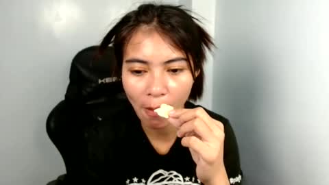 Snapshot of prettylittle_lady chatting on 9, 6, 2026 prettylittle_lady online show from 9, 6, 2026
