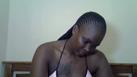 Snapshot of prettyliz30 chatting on 11, 5, 2026 LILIAN online show from 11, 5, 2026