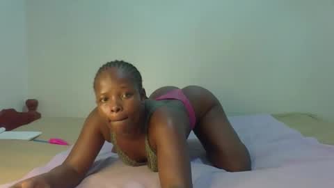 Snapshot of prettymelly_ chatting on 27, 4, 2026 Melly online show from 27, 4, 2026