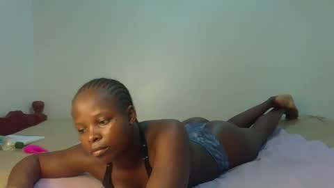 Snapshot of prettymelly_ chatting on 29, 4, 2026 Melly online show from 29, 4, 2026