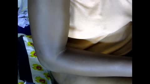 Snapshot of prettymish25 chatting on 3, 12, 2025 prettymish25 online show from 3, 12, 2025