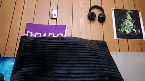 prettysolidd7 online show from 20, 2, 2025