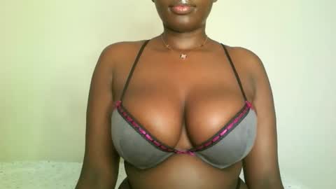 prettyvishy online show from 19, 4, 2026