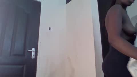 Snapshot of prettyzuzu chatting on 21, 10, 2025 prettyzuzu online show from 21, 10, 2025