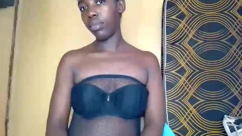 Snapshot of prettyzuzu chatting on 7, 11, 2025 prettyzuzu online show from 7, 11, 2025