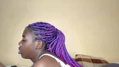 Snapshot of prettyzuzu chatting on 2, 12, 2025 prettyzuzu online show from 2, 12, 2025