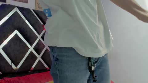 Snapshot of prince_arthur77 chatting on 3, 1, 2025 prince_arthur77 online show from 3, 1, 2025
