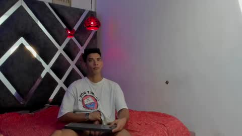 Snapshot of prince_arthur77 chatting on 3, 1, 2025 prince_arthur77 online show from 3, 1, 2025