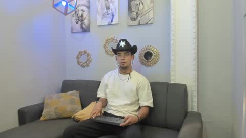 Snapshot of prince_arthur77 chatting on 2, 2, 2025 prince_arthur77 online show from 2, 2, 2025