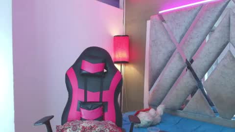 prince_arthur77 online show from 16, 4, 2026