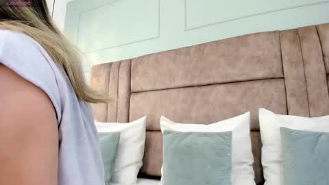 Paris online show from 21, 2, 2025