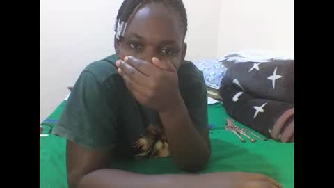 Snapshot of princess_cutie chatting on 16, 10, 2025 princess online show from 16, 10, 2025