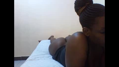 Snapshot of princess_cutie chatting on 10, 5, 2026 princess online show from 10, 5, 2026