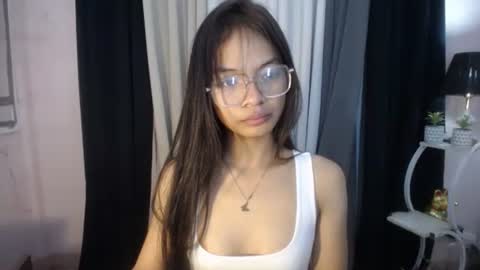 Snapshot of princess_luxe chatting on 25, 2, 2026 Cutie Princess online show from 25, 2, 2026