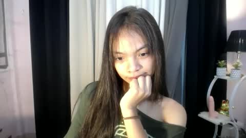 Snapshot of princess_luxe chatting on 27, 2, 2026 Cutie Princess online show from 27, 2, 2026