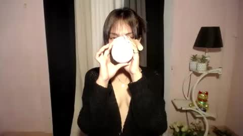 Snapshot of princess_luxe chatting on 6, 5, 2026 Cutie Princess online show from 6, 5, 2026