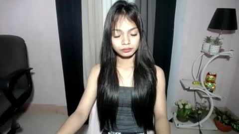 Snapshot of princess_luxe chatting on 18, 5, 2026 Cutie Princess online show from 18, 5, 2026