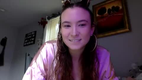 Snapshot of princessannieviolet chatting on 26, 5, 2026 Annie Violet online show from 26, 5, 2026