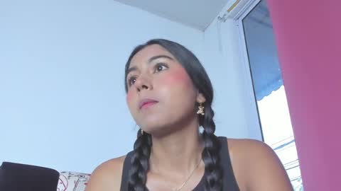 Snapshot of princesslittle_20 chatting on 19, 5, 2026 EMMY online show from 19, 5, 2026