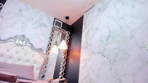   online show from 18, 9, 2025