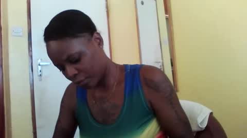 Snapshot of princessmiles2 chatting on 28, 2, 2025 phelly online show from 28, 2, 2025
