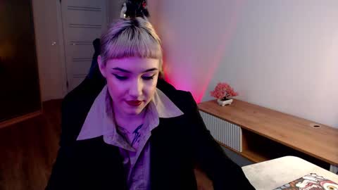 Snapshot of princessshy___ chatting on 13, 2, 2025 18 y.o online show from 13, 2, 2025