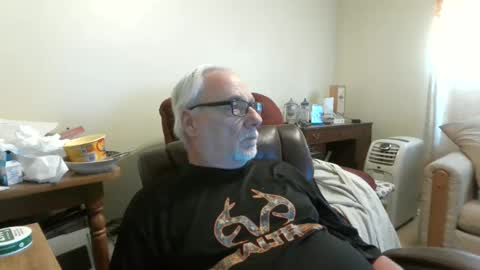 Snapshot of prlbob77 chatting on 8, 2, 2026 prlbob77 online show from 8, 2, 2026