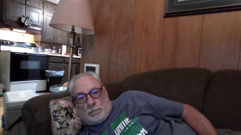 Snapshot of prlbob77 chatting on 1, 7, 2026 prlbob77 online show from 1, 7, 2026