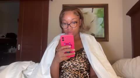 Snapshot of productivepussy chatting on 23, 11, 2025 ProductivePorn online show from 23, 11, 2025