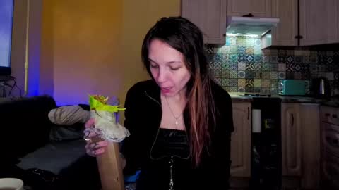 Snapshot of psyheya chatting on 4, 3, 2025 LUCY ----- online show from 4, 3, 2025