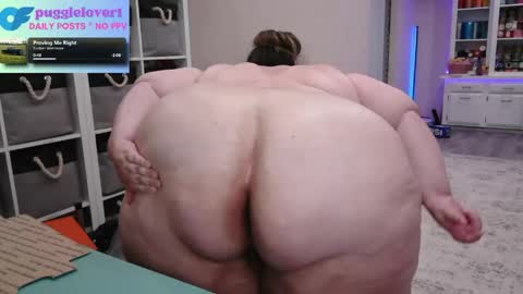 Snapshot of pugglelover chatting on 15, 4, 2026 Puggie - online show from 15, 4, 2026