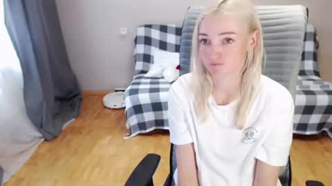 Snapshot of puma_ma chatting on 12, 6, 2026 Polly online show from 12, 6, 2026